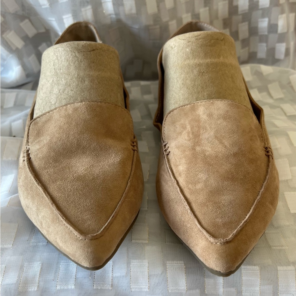 Steve Madden Beige Suede Flats